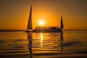 Trip to Egypt: Pyramids & Nile by Train round trip nile cruise and pyramids